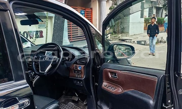 Buy Used 2015 Toyota Esquire in Dhaka, Dhaka Buy Used 2015 Toyota Esquire in Dhaka, Dhaka