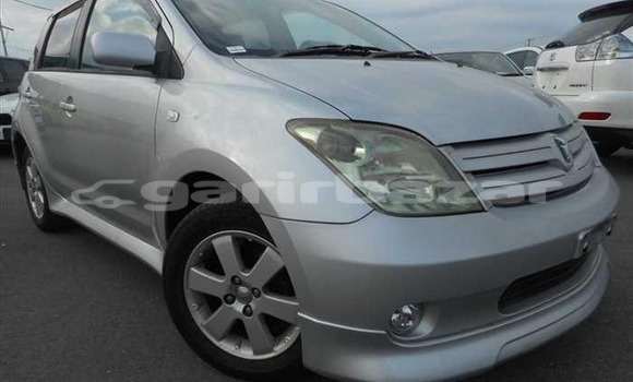 Buy Used 2004 Toyota IST in Dhaka, Dhaka Buy Used 2004 Toyota IST in Dhaka, Dhaka