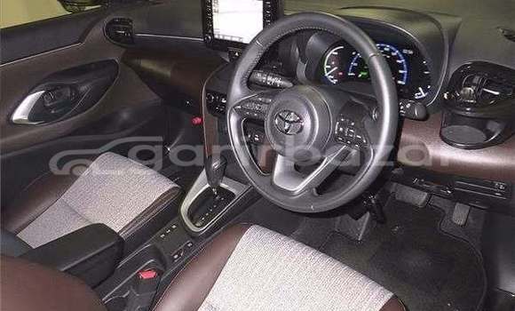 Buy Used 2016 Toyota Yaris in Dhaka, Dhaka Buy Used 2016 Toyota Yaris in Dhaka, Dhaka