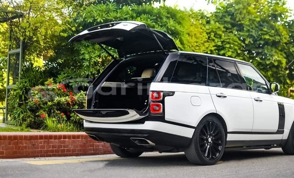 Buy Used 2015 Mercedes-Benz Range rover vogue in Dhaka, Dhaka Buy Used 2015 Mercedes-Benz Range rover vogue in Dhaka, Dhaka