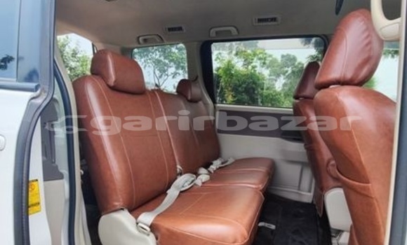 Buy Used 2010 Toyota Noah in Dhaka, Dhaka Buy Used 2010 Toyota Noah in Dhaka, Dhaka