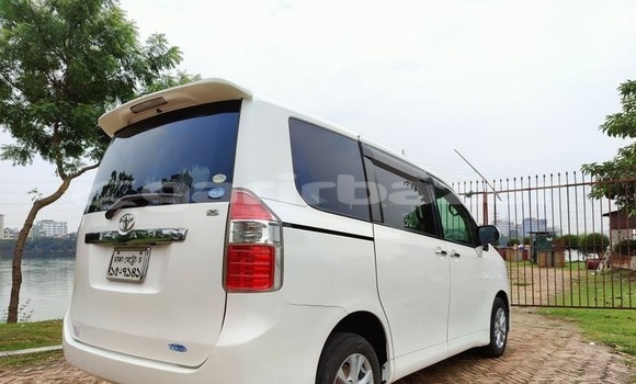 Buy Used 2010 Toyota Noah in Dhaka, Dhaka Buy Used 2010 Toyota Noah in Dhaka, Dhaka