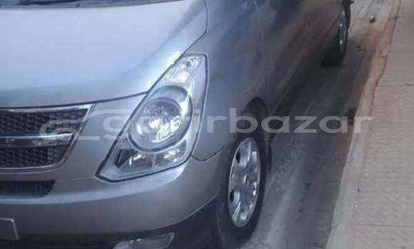 Buy Used 2015 Hyundai H1 in Dhaka, Dhaka Buy Used 2015 Hyundai H1 in Dhaka, Dhaka