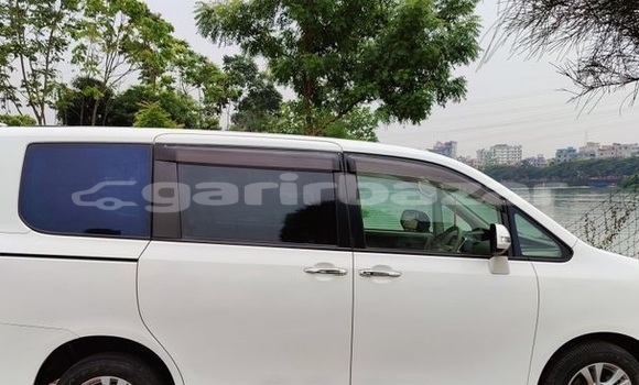 Buy Used 2010 Toyota Noah in Dhaka, Dhaka Buy Used 2010 Toyota Noah in Dhaka, Dhaka