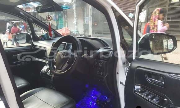 কেনা ব্যবহৃত Toyota Esquire White গাড়ী মধ্যে ঢাকা মধ্যে Dhaka কেনা ব্যবহৃত Toyota Esquire White গাড়ী মধ্যে ঢাকা মধ্যে Dhaka