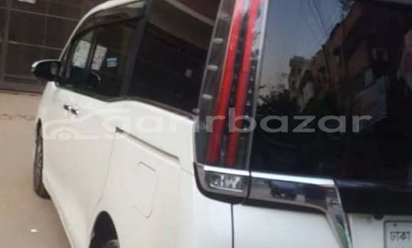 কেনা ব্যবহৃত Toyota Esquire White গাড়ী মধ্যে ঢাকা মধ্যে Dhaka কেনা ব্যবহৃত Toyota Esquire White গাড়ী মধ্যে ঢাকা মধ্যে Dhaka