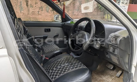 কেনা ব্যবহৃত Toyota starlet White গাড়ী মধ্যে ঢাকা মধ্যে Dhaka কেনা ব্যবহৃত Toyota starlet White গাড়ী মধ্যে ঢাকা মধ্যে Dhaka