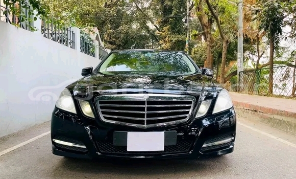 Buy Used Mercedes-Benz E 250 in Bajitpur, Kishorganj Buy Used Mercedes-Benz E 250 in Bajitpur, Kishorganj