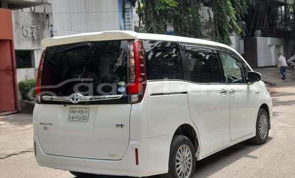 Buy Used 2014 Toyota Esquire in Dhaka, Dhaka Buy Used 2014 Toyota Esquire in Dhaka, Dhaka