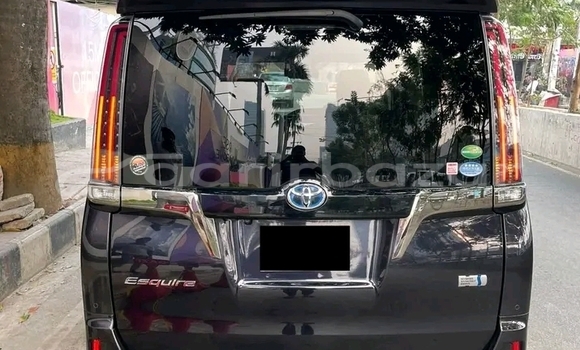 Buy Used Toyota Esquire non hyb gi premium 2018 in Bhaluka, Maimansingh Buy Used Toyota Esquire non hyb gi premium 2018 in Bhaluka, Maimansingh