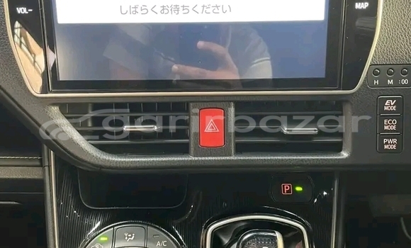 Buy Used Toyota Esquire non hyb gi premium 2018 in Bhaluka, Maimansingh Buy Used Toyota Esquire non hyb gi premium 2018 in Bhaluka, Maimansingh