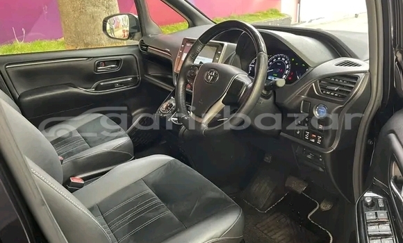 Buy Used Toyota Esquire non hyb gi premium 2018 in Bhaluka, Maimansingh Buy Used Toyota Esquire non hyb gi premium 2018 in Bhaluka, Maimansingh