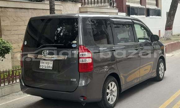 Buy Used 2011 Toyota X Noah in Dhaka, Dhaka Buy Used 2011 Toyota X Noah in Dhaka, Dhaka