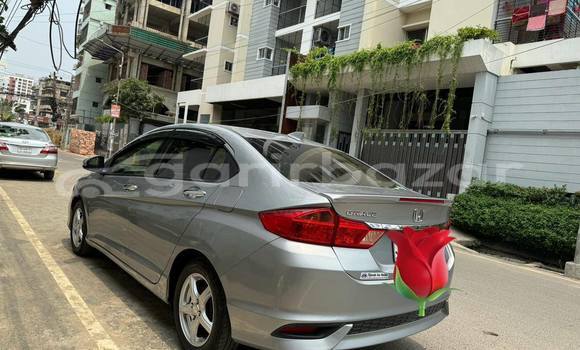 Buy Used 2017 Honda Grace in Dhaka, Dhaka Buy Used 2017 Honda Grace in Dhaka, Dhaka