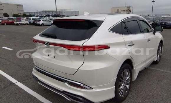 Buy Used 2021 Toyota Harrier in Dhaka, Dhaka Buy Used 2021 Toyota Harrier in Dhaka, Dhaka