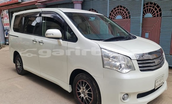 কেনা ব্যবহৃত Toyota Noah White গাড়ী মধ্যে ঢাকা মধ্যে Dhaka কেনা ব্যবহৃত Toyota Noah White গাড়ী মধ্যে ঢাকা মধ্যে Dhaka
