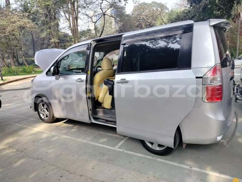 Big with watermark toyota x noah dhaka dhaka 48783