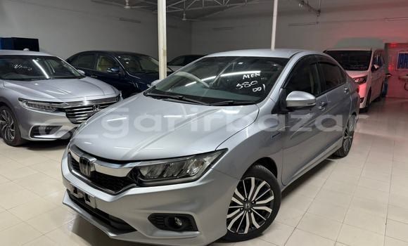 Buy Used 2018 Honda Grace in Dhaka, Dhaka Buy Used 2018 Honda Grace in Dhaka, Dhaka