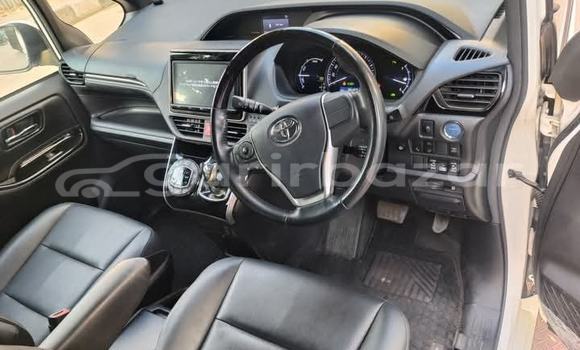 Buy Used 2019 Toyota Esquire in Dhaka, Dhaka Buy Used 2019 Toyota Esquire in Dhaka, Dhaka