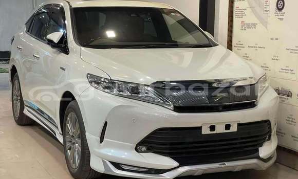 Buy Used 2020 Toyota Harrier in Dhaka, Dhaka Buy Used 2020 Toyota Harrier in Dhaka, Dhaka