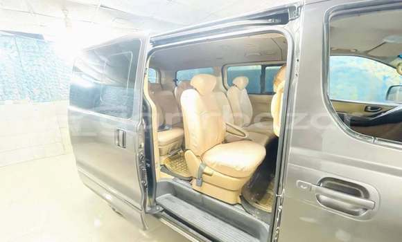 Buy Used 2012 Hyundai H1 in Dhaka, Dhaka Buy Used 2012 Hyundai H1 in Dhaka, Dhaka