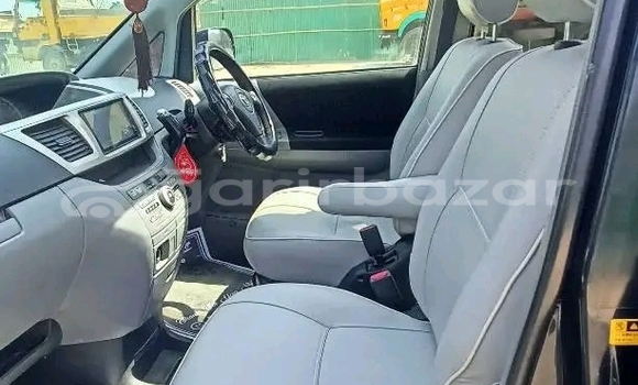 Buy Used Toyota Noah in Bajitpur, Kishorganj Buy Used Toyota Noah in Bajitpur, Kishorganj