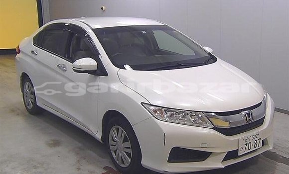 Buy Used 2016 Honda Grace in Dhaka, Dhaka Buy Used 2016 Honda Grace in Dhaka, Dhaka