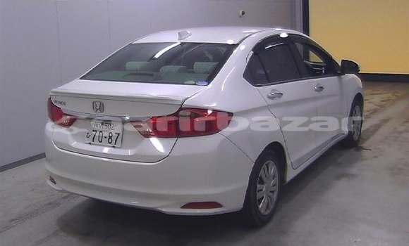 Buy Used 2016 Honda Grace in Dhaka, Dhaka Buy Used 2016 Honda Grace in Dhaka, Dhaka