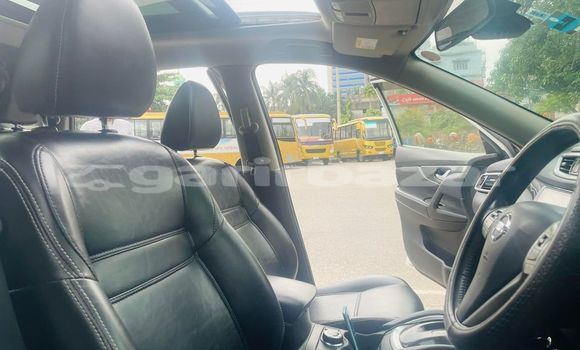 Buy Used 2015 Nissan X-Trail in Dhaka, Dhaka Buy Used 2015 Nissan X-Trail in Dhaka, Dhaka