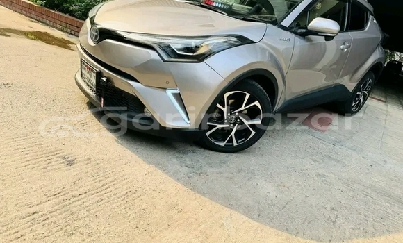Buy Used Toyota C-hr s led pearl bodykit 2019 in Bandarban, Bandarban Buy Used Toyota C-hr s led pearl bodykit 2019 in Bandarban, Bandarban