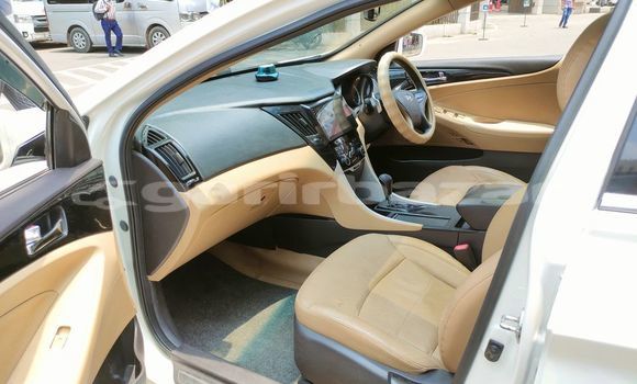 Buy Used 2012 Hyundai Sonata in Dhaka, Dhaka Buy Used 2012 Hyundai Sonata in Dhaka, Dhaka