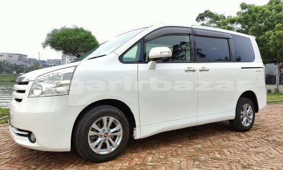 কেনা ব্যবহৃত Toyota Noah White গাড়ী মধ্যে ঢাকা মধ্যে Dhaka কেনা ব্যবহৃত Toyota Noah White গাড়ী মধ্যে ঢাকা মধ্যে Dhaka
