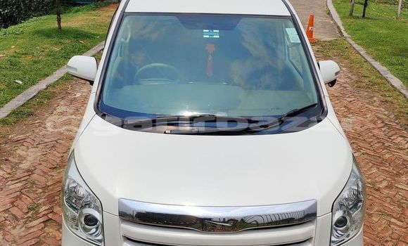 কেনা ব্যবহৃত Toyota Noah White গাড়ী মধ্যে ঢাকা মধ্যে Dhaka কেনা ব্যবহৃত Toyota Noah White গাড়ী মধ্যে ঢাকা মধ্যে Dhaka