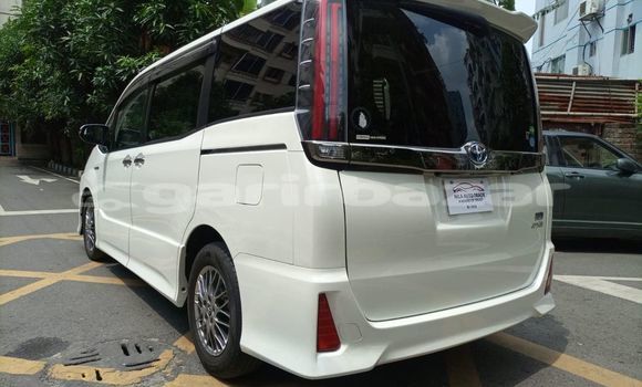 কেনা ব্যবহৃত Toyota Noah White গাড়ী মধ্যে ঢাকা মধ্যে Dhaka কেনা ব্যবহৃত Toyota Noah White গাড়ী মধ্যে ঢাকা মধ্যে Dhaka