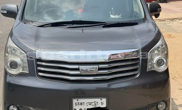 Buy Used 2011 Toyota Noah in Dhaka, Dhaka Buy Used 2011 Toyota Noah in Dhaka, Dhaka
