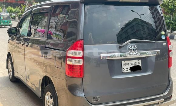 Buy Used 2011 Toyota Noah in Dhaka, Dhaka Buy Used 2011 Toyota Noah in Dhaka, Dhaka