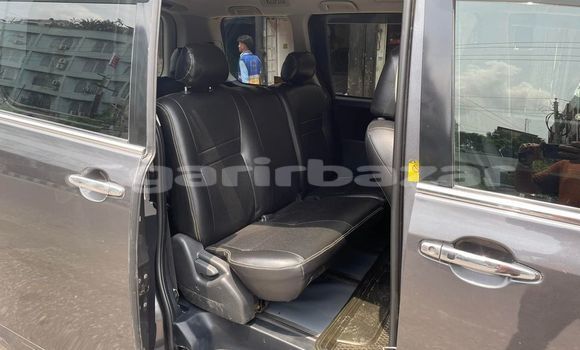 Buy Used 2011 Toyota Noah in Dhaka, Dhaka Buy Used 2011 Toyota Noah in Dhaka, Dhaka