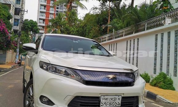 Buy Used 2014 Toyota Harrier in Dhaka, Dhaka Buy Used 2014 Toyota Harrier in Dhaka, Dhaka