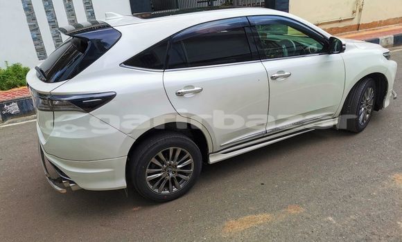 Buy Used 2014 Toyota Harrier in Dhaka, Dhaka Buy Used 2014 Toyota Harrier in Dhaka, Dhaka