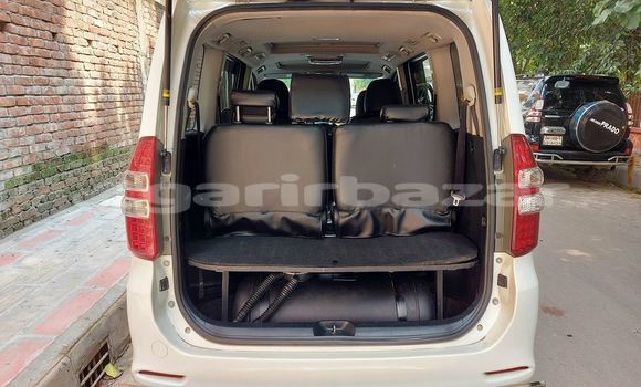 Buy Used 2012 Toyota Noah in Dhaka, Dhaka Buy Used 2012 Toyota Noah in Dhaka, Dhaka