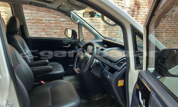 Buy Used 2012 Toyota Noah in Dhaka, Dhaka Buy Used 2012 Toyota Noah in Dhaka, Dhaka