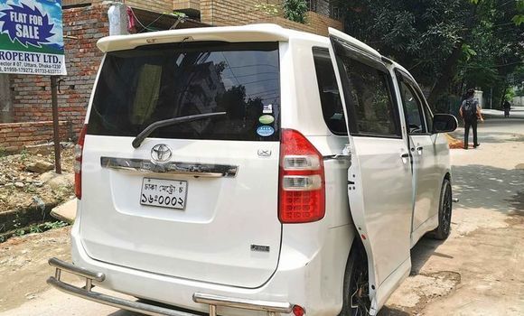 Buy Used 2012 Toyota Noah in Dhaka, Dhaka Buy Used 2012 Toyota Noah in Dhaka, Dhaka