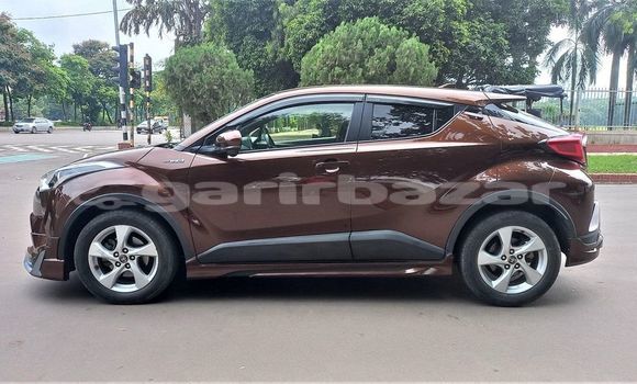 কেনা ব্যবহৃত Toyota CH-R Brown গাড়ী মধ্যে ঢাকা মধ্যে Dhaka কেনা ব্যবহৃত Toyota CH-R Brown গাড়ী মধ্যে ঢাকা মধ্যে Dhaka