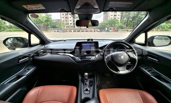 কেনা ব্যবহৃত Toyota CH-R Brown গাড়ী মধ্যে ঢাকা মধ্যে Dhaka কেনা ব্যবহৃত Toyota CH-R Brown গাড়ী মধ্যে ঢাকা মধ্যে Dhaka