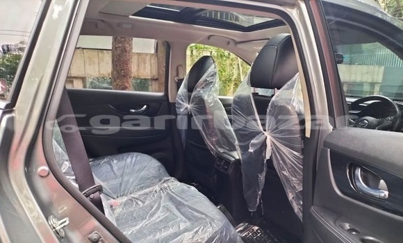 Buy Used 2019 Nissan X-Trail in Dhaka, Dhaka Buy Used 2019 Nissan X-Trail in Dhaka, Dhaka
