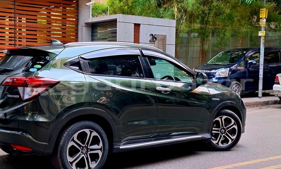 Buy Used 2014 Honda Vezel in Dhaka, Dhaka Buy Used 2014 Honda Vezel in Dhaka, Dhaka