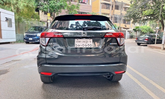 Buy Used 2014 Honda Vezel in Dhaka, Dhaka Buy Used 2014 Honda Vezel in Dhaka, Dhaka