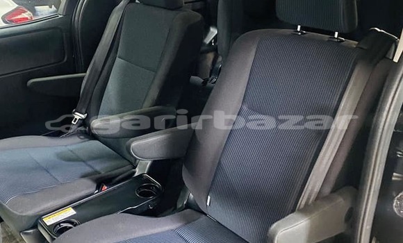 Buy Used 2017 Toyota Noah in Dhaka, Dhaka Buy Used 2017 Toyota Noah in Dhaka, Dhaka