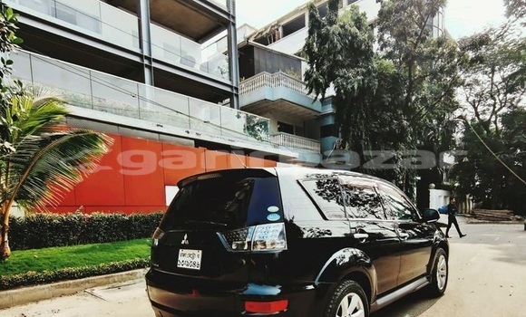 Buy Used 2011 Mitsubishi Outlander in Dhaka, Dhaka Buy Used 2011 Mitsubishi Outlander in Dhaka, Dhaka