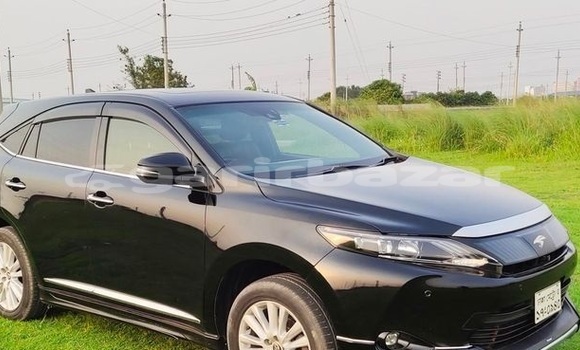 Buy Used 2014 Toyota Harrier in Dhaka, Dhaka Buy Used 2014 Toyota Harrier in Dhaka, Dhaka